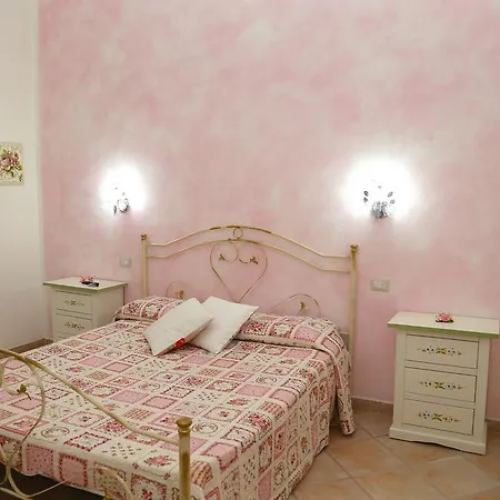 Le Rose Bed & Breakfast *